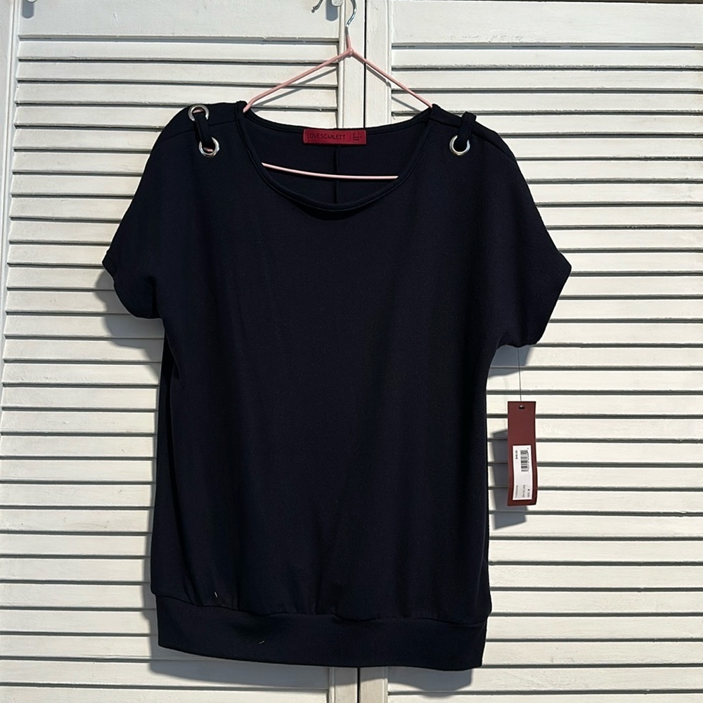 Women’s blue top